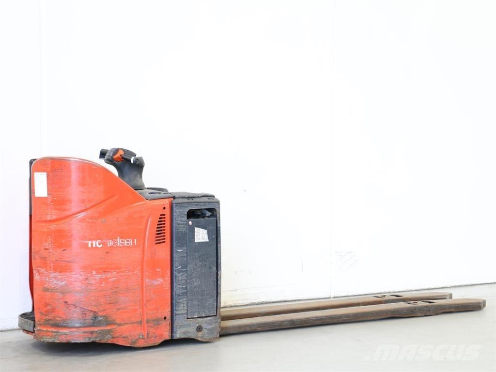 Linde T20SP/131 Empilhador para operador externo