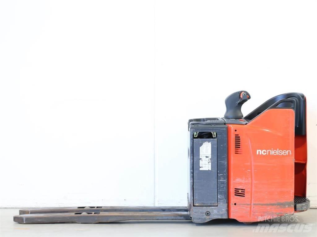Linde T20SP/131 Empilhador para operador externo