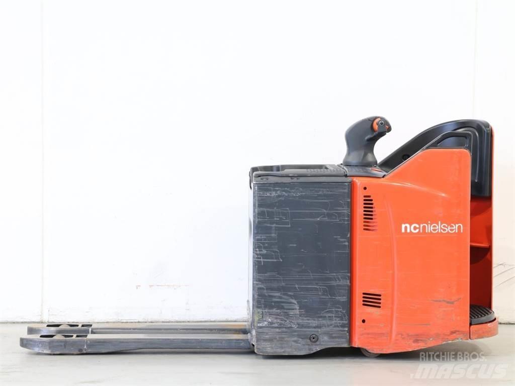 Linde T20SP/131 Empilhador para operador externo