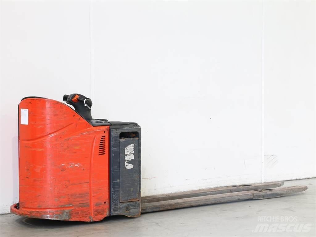 Linde T24SP/131 Empilhador para operador externo