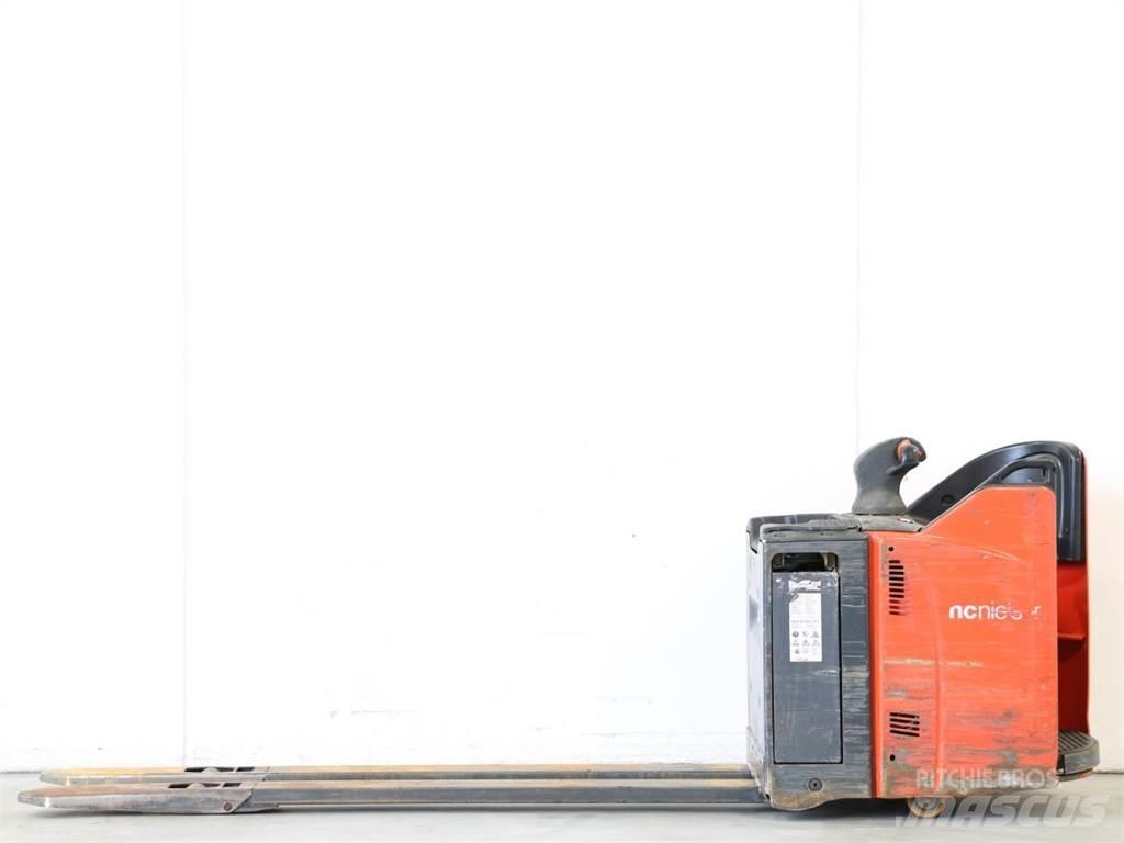 Linde T25SP/131-07 Empilhador para operador externo