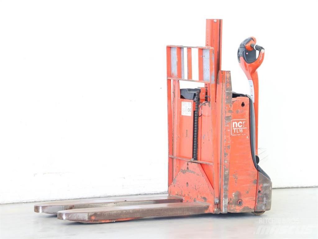NCN TL16/1152-00 Empilhador para operador externo