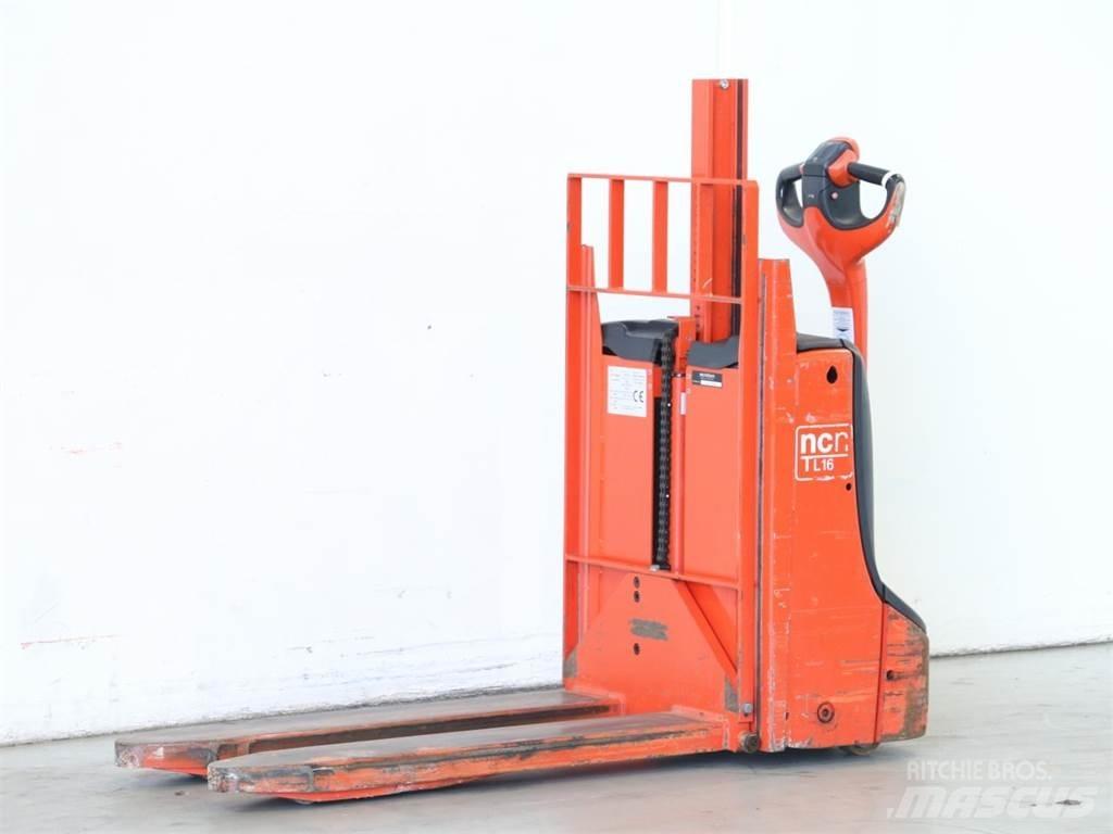 NCN TL16/1152-00 Empilhador para operador externo
