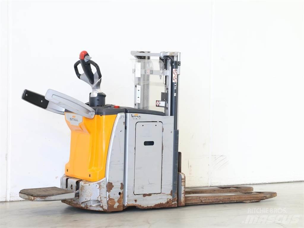 Still EXD-SF20 Empilhador para operador externo