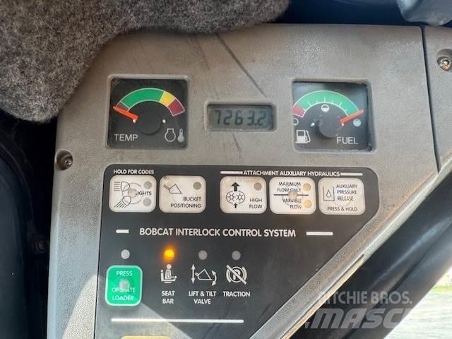 Bobcat A220 Carregadoras de direcção deslizante