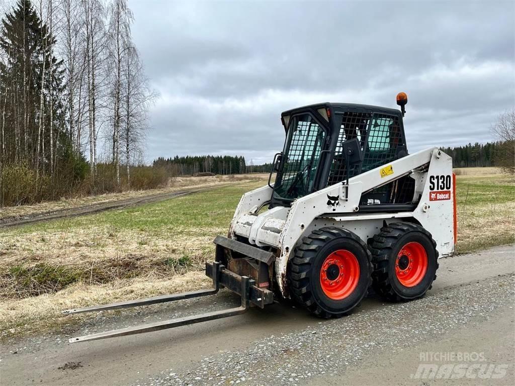 Bobcat S130 Carregadoras de direcção deslizante