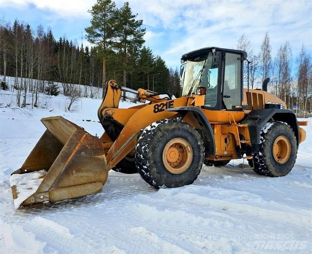 CASE 821E Pás carregadoras de rodas