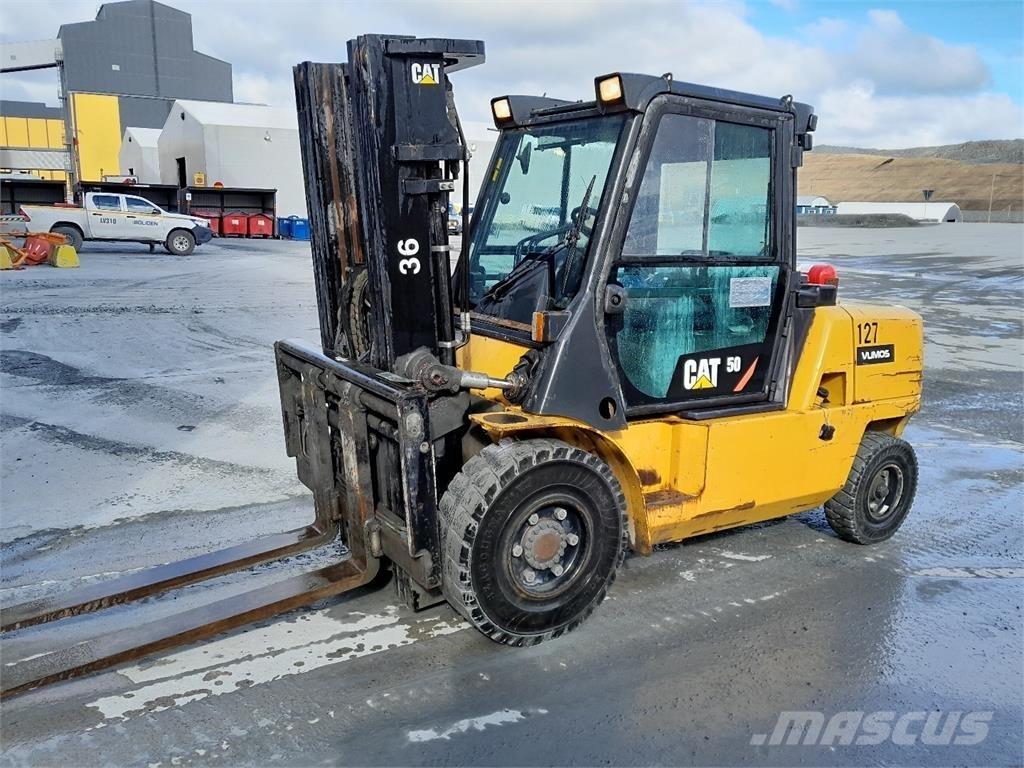 CAT DB50k2 Empilhadores eléctricos