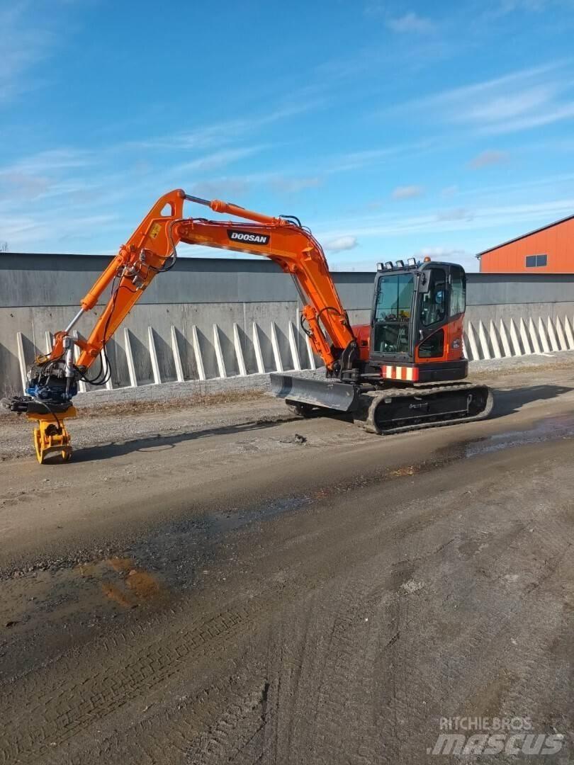 Doosan DX85 R Escavadoras Midi 7t - 12t