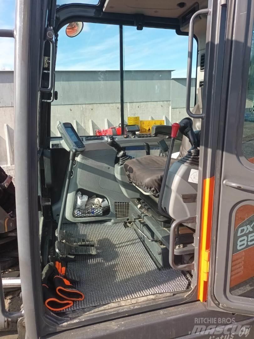 Doosan DX85 R Escavadoras Midi 7t - 12t