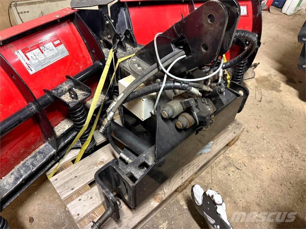 Hilltip Aura Lâminas de neve e arados