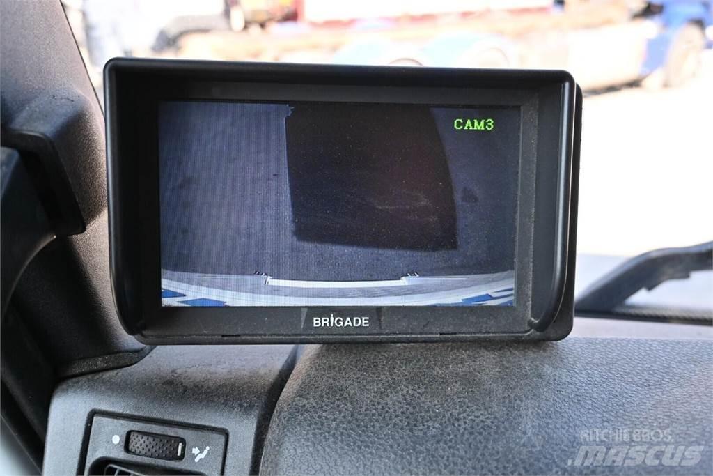 Iveco 140E Camiões de caixa fechada