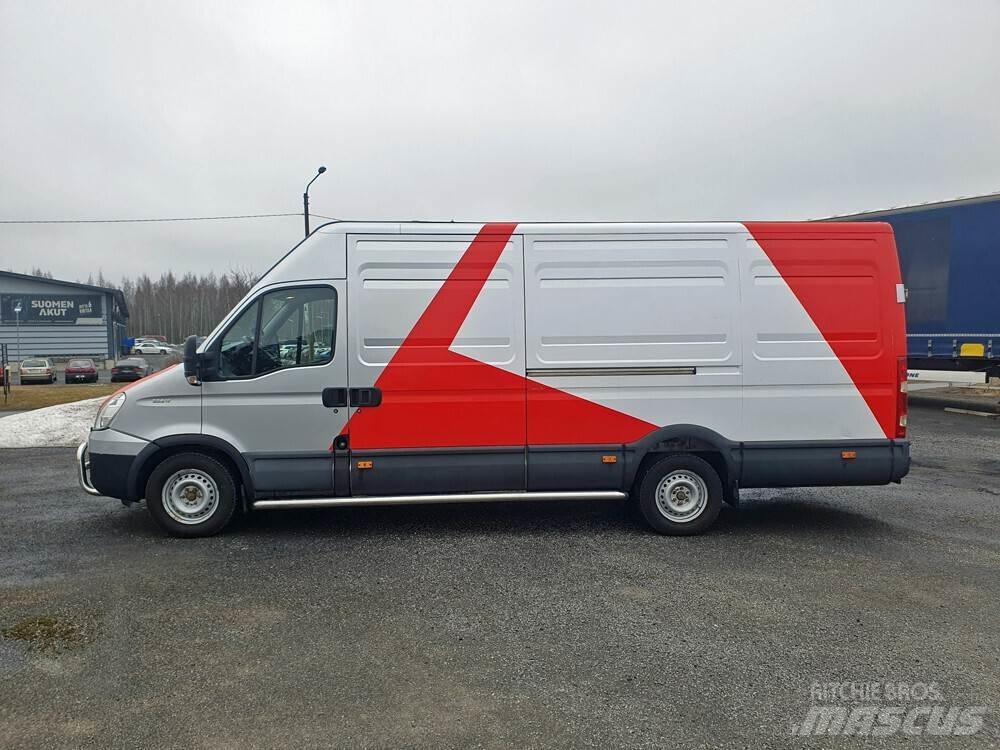 Iveco 35S17 Carrinhas de caixa fechada