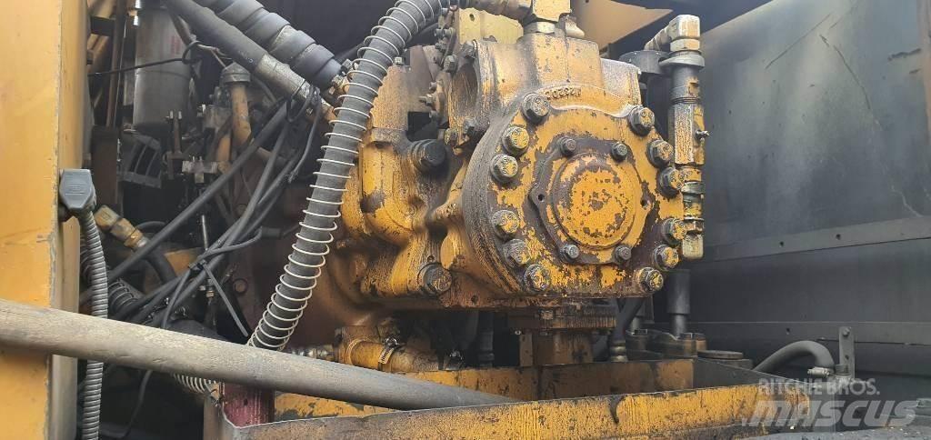 Komatsu PC300-3 Escavadoras de rastos