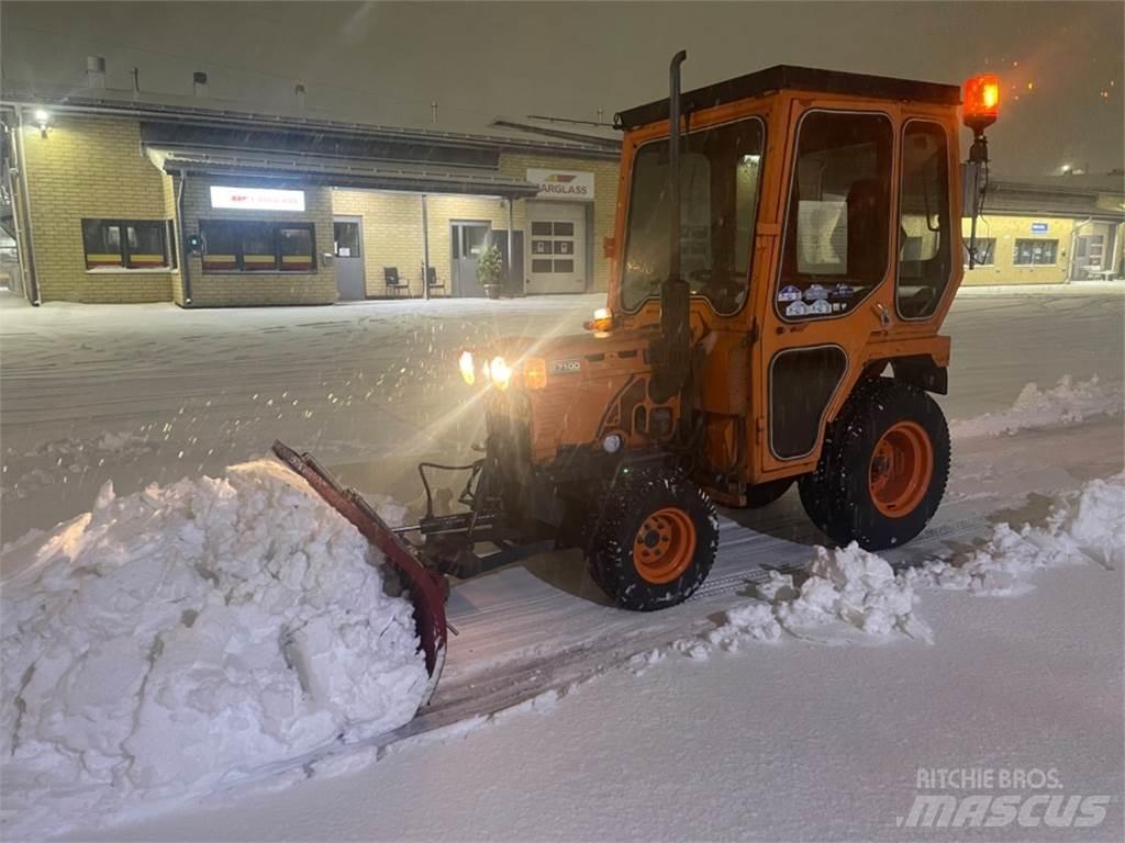 Kubota B 1700 4*4 Espaços verdes - Outros
