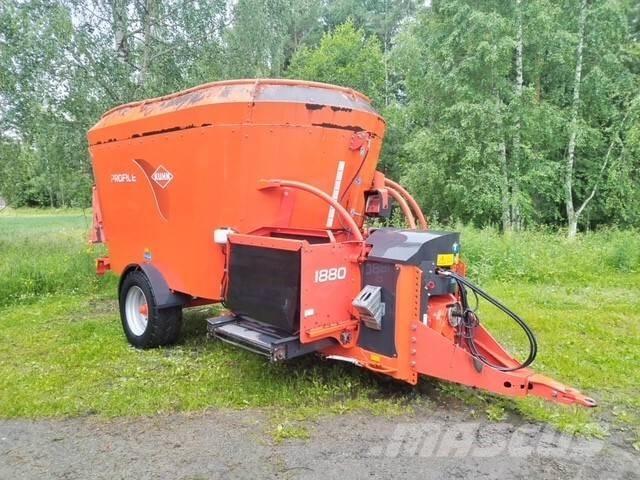 Kuhn Profile 1880 Outra maquinaria e acessórios para gado