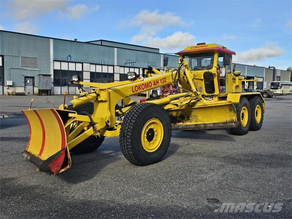 Lokomo AH 132 C Motoniveladoras