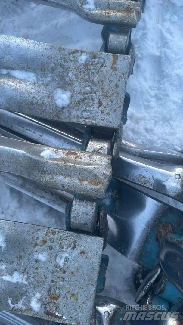 Ponsse Elephant . Rastos, correntes e material rodante