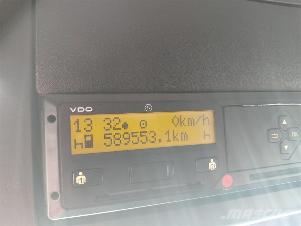 Sisu CM16M 8x4 Camiões basculantes