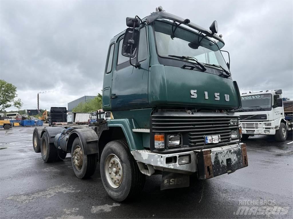 Sisu Sm332 8x2 Camiões de chassis e cabine