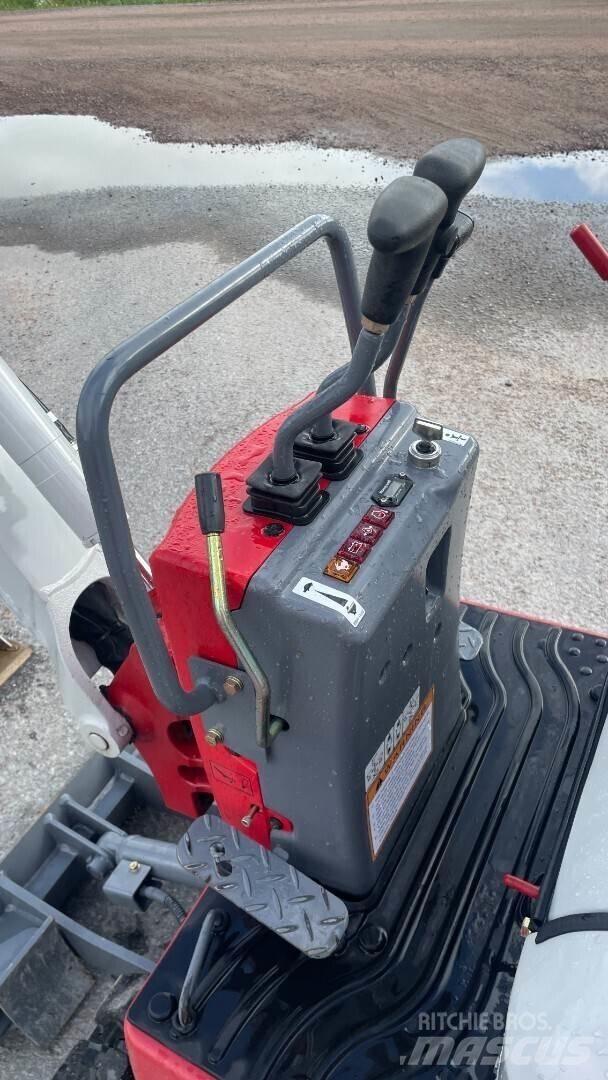 Takeuchi TB210R Mini Escavadoras <7t