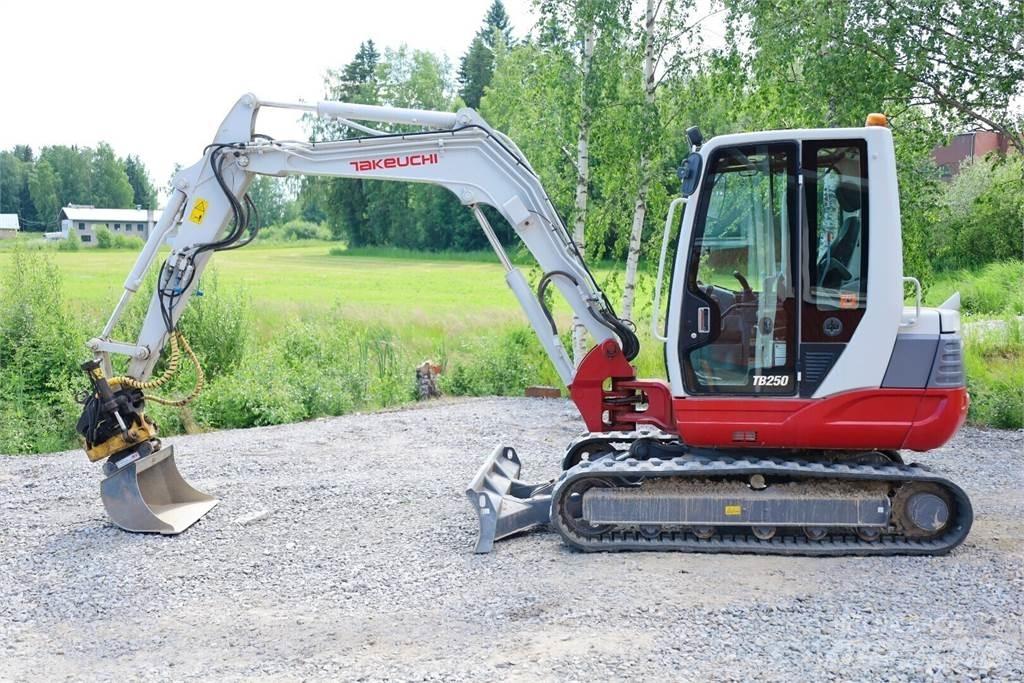 Takeuchi TB250 Mini Escavadoras <7t