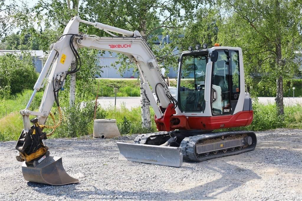 Takeuchi TB250 Mini Escavadoras <7t