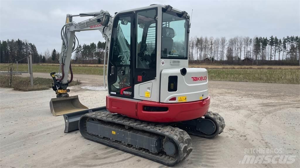 Takeuchi TB257FR Mini Escavadoras <7t
