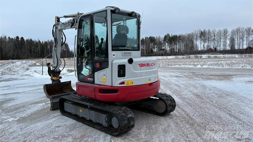 Takeuchi TB257FR Mini Escavadoras <7t