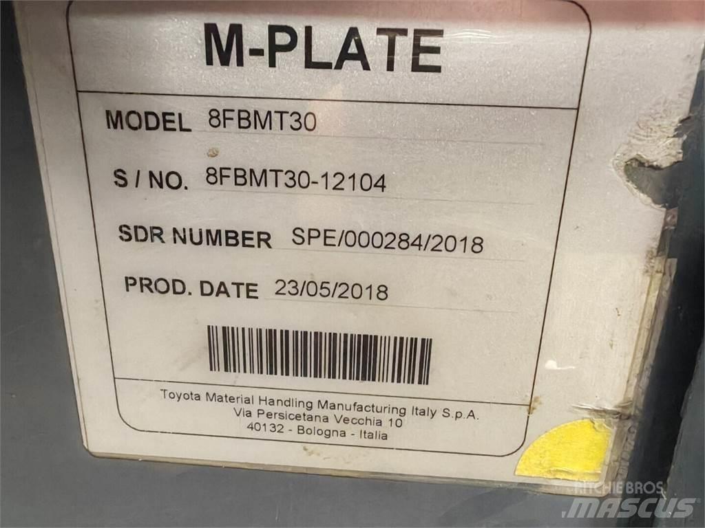 Toyota 8FBMT30 Empilhadores eléctricos