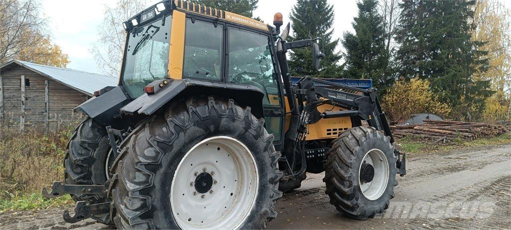 Valtra 8450 Tratores Agrícolas usados