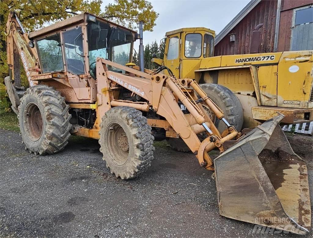 Valtra C 912M-4 Retroescavadoras