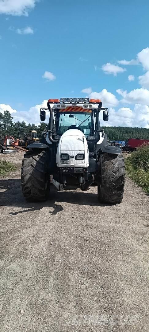 Valtra T 180 Tratores Agrícolas usados