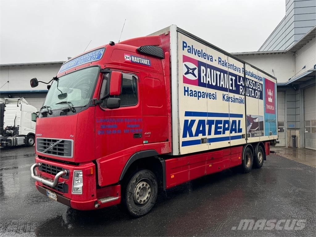 Volvo FH 440 6x2 Camiões de caixa fechada