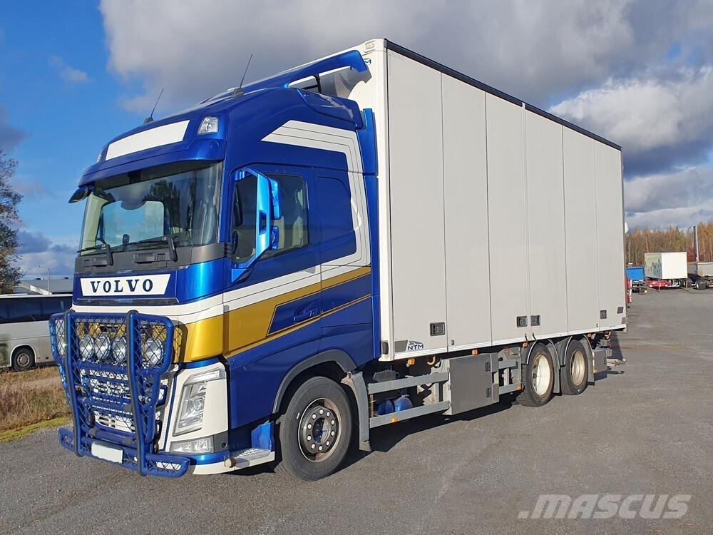 Volvo FH16 6x2 -17 Camiões de caixa fechada