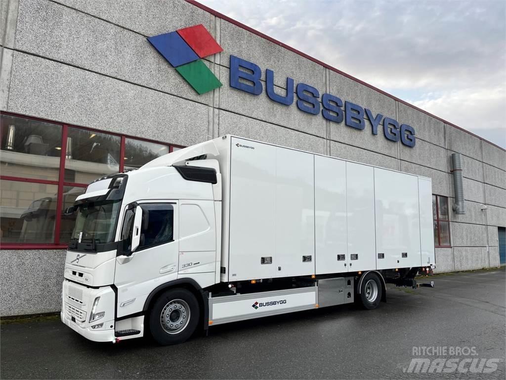Volvo FM330 4x2 Camiões de caixa fechada