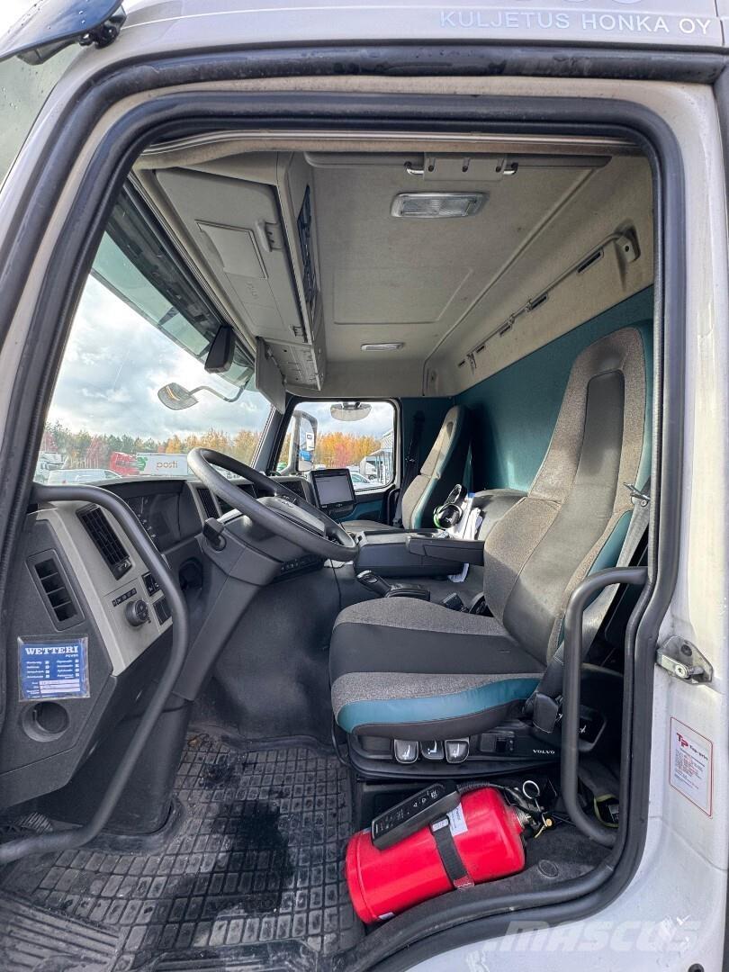 Volvo FM330 6x2 Camiões caixa temperatura controlada