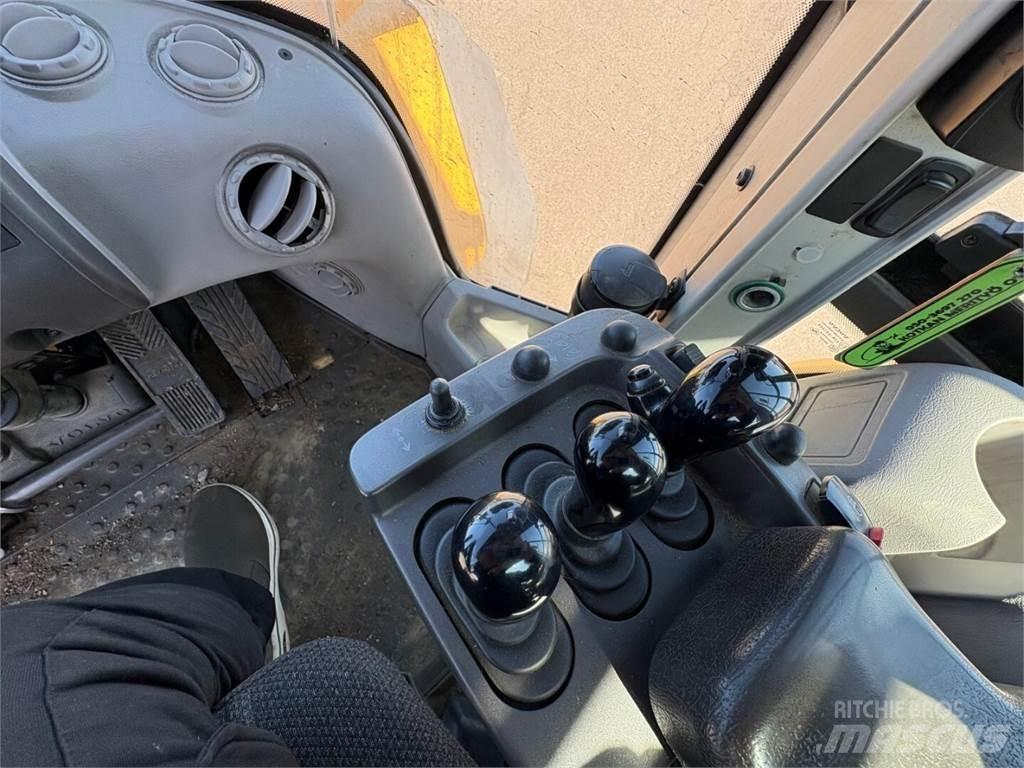Volvo L 120 G Pás carregadoras de rodas