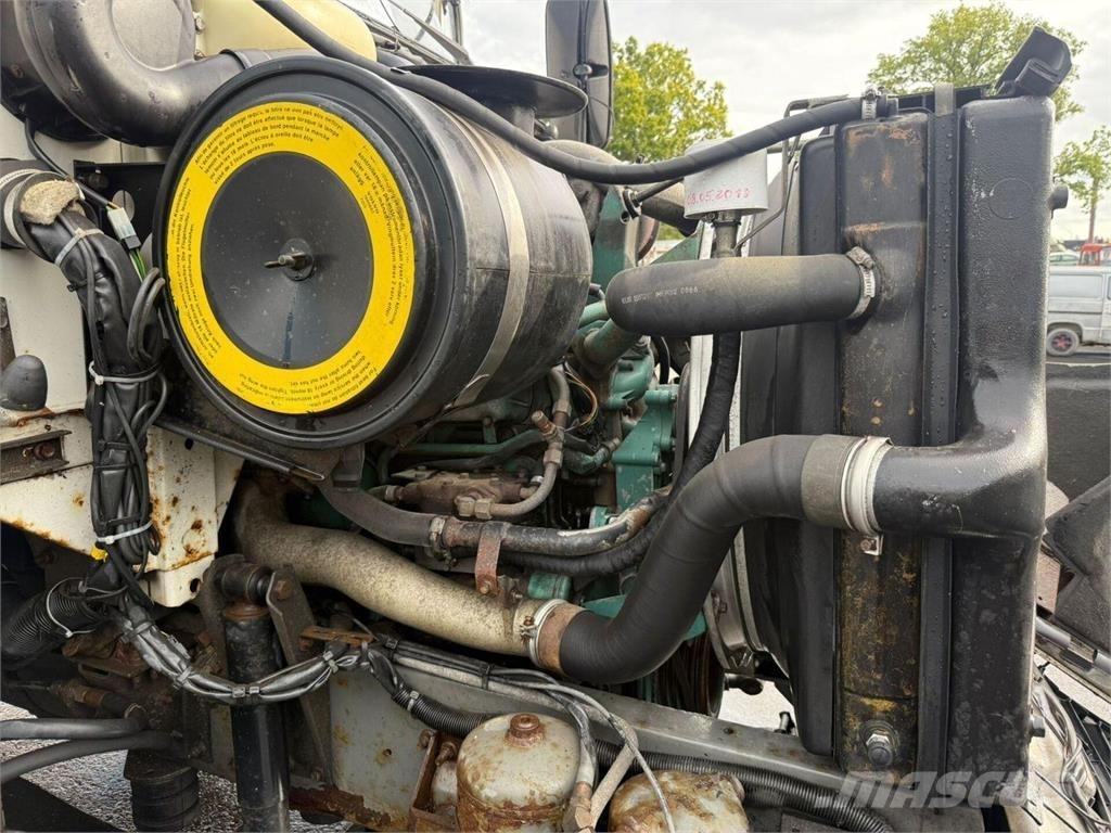 Volvo N10 6x2 Camiões Ampliroll