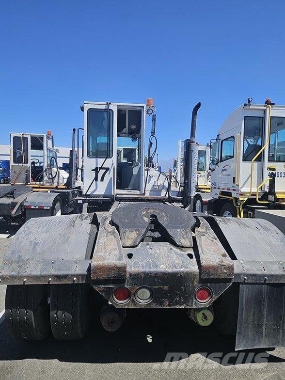 Kalmar OTTAWA 4X2 OFF-ROAD Tractores terminais