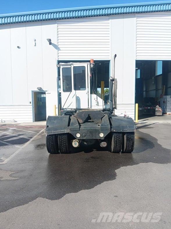 Kalmar OTTAWA 4X2 OFF-ROAD Tractores terminais