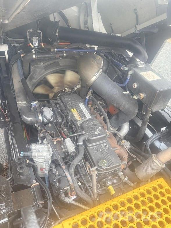 Kalmar OTTAWA 4X2 OFF-ROAD Tractores terminais