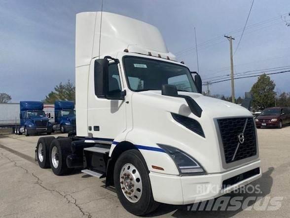 Volvo VNL64T300 Tractores (camiões)