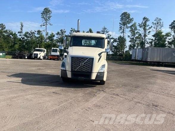 Volvo VNL64T300 Tractores (camiões)
