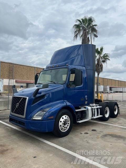 Volvo VNR64T300 Tractores (camiões)