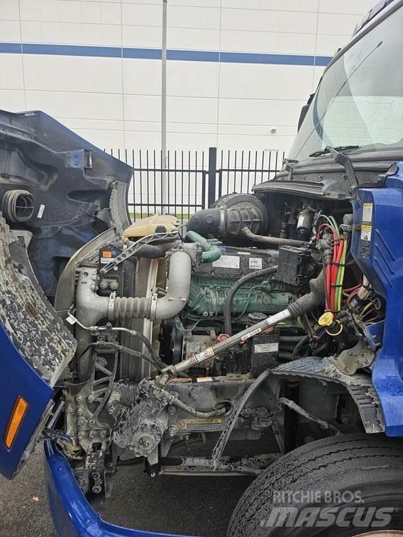 Volvo VNR64T300 Tractores (camiões)