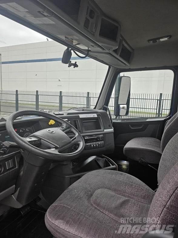 Volvo VNR64T300 Tractores (camiões)