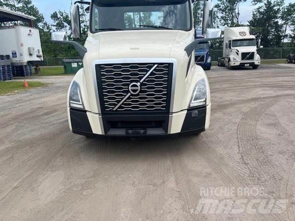 Volvo VNR64T300 Tractores (camiões)