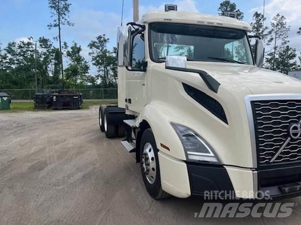 Volvo VNR64T300 Tractores (camiões)