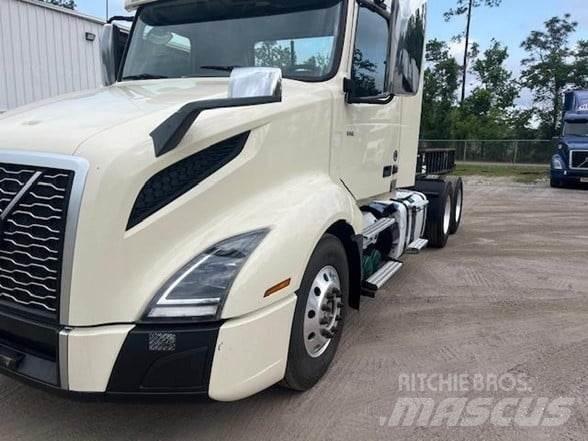 Volvo VNR64T300 Tractores (camiões)